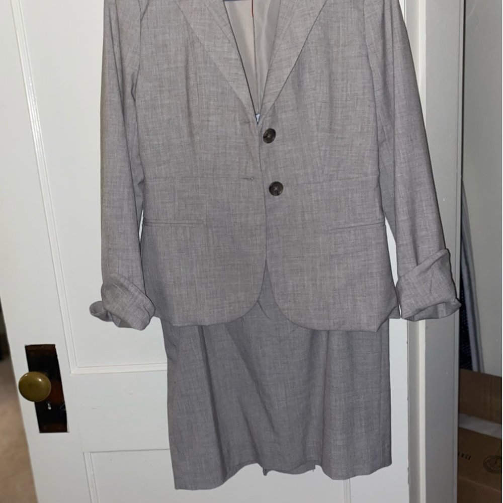Banana Rebublic Beige Skirt Suit